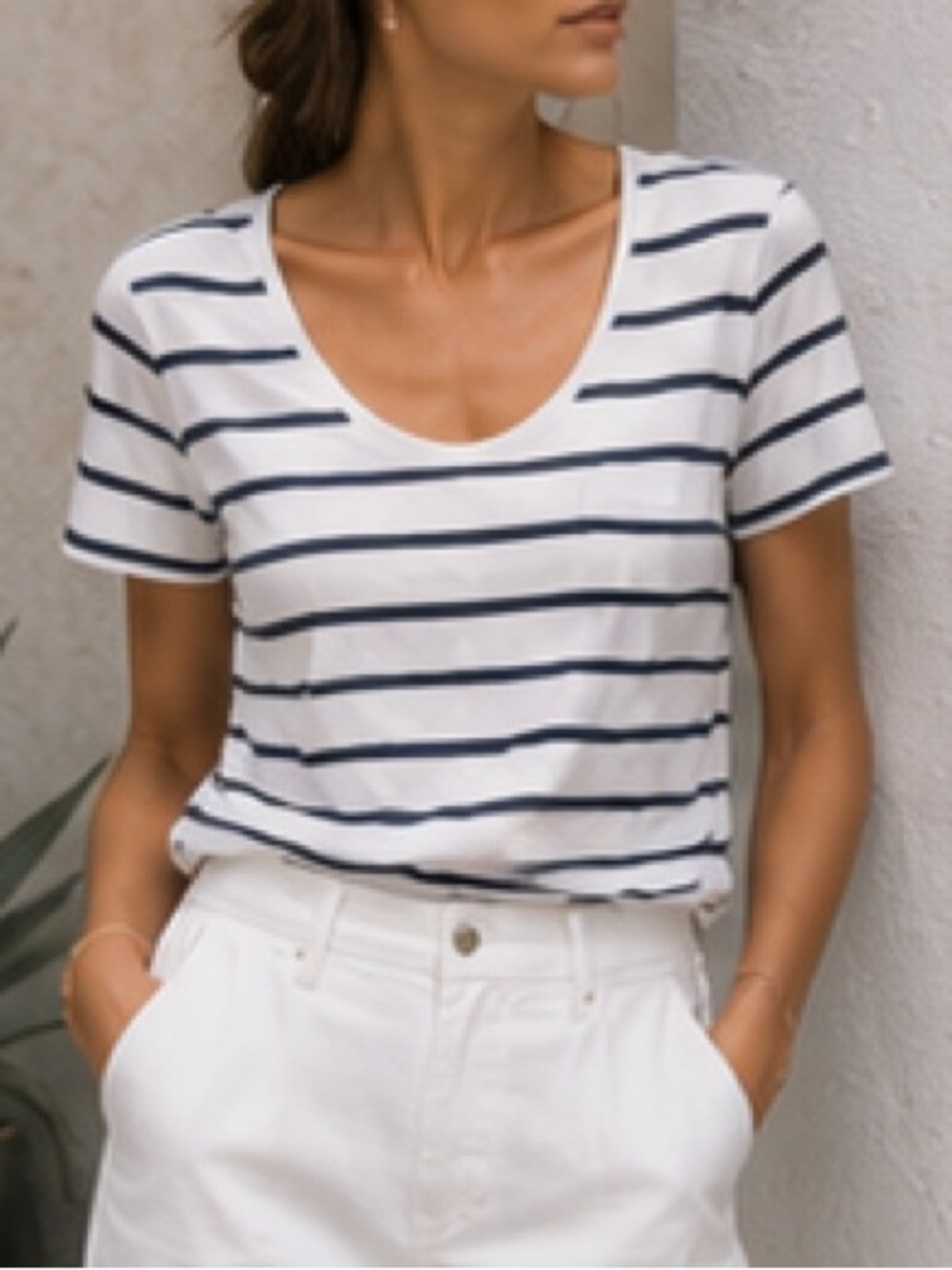 Babaton Sami short sleeve pocket tee scoop neck white navy Excellent Size M - Picture 2 of 10
